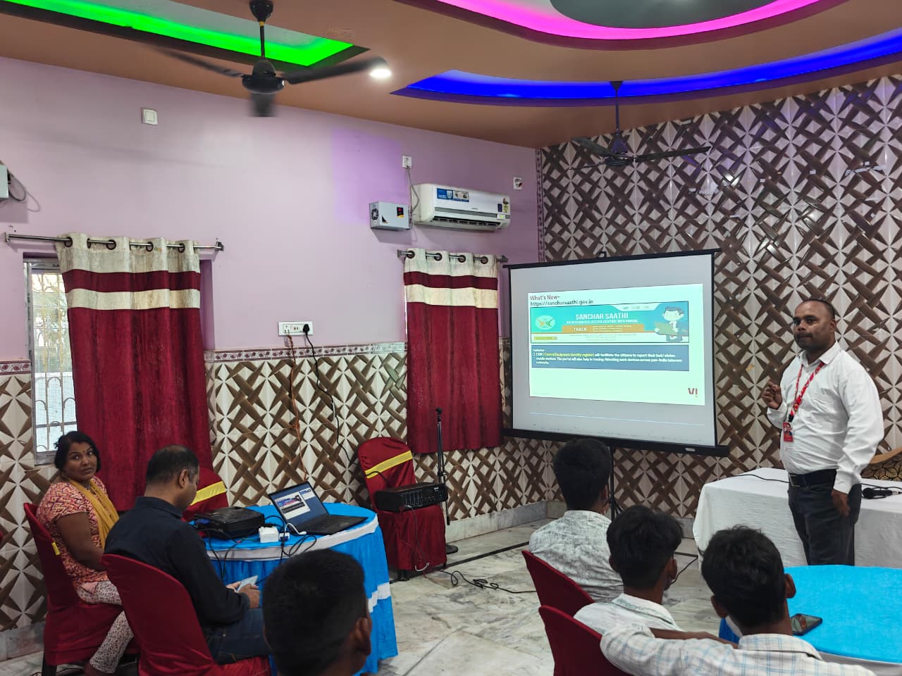 Consumer Education Workshop organized at Pakur (Jharkhand) by Vodafone Idea Ltd.