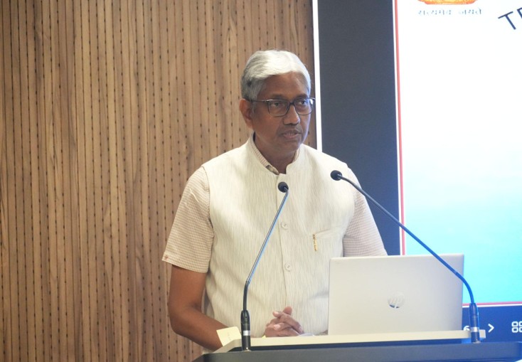 Chairman, TRAI addressing the session at the technical workshop on Quantum – Safe Communication